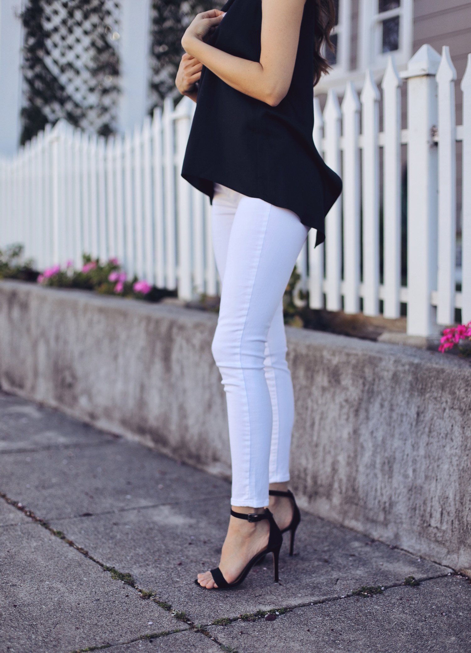 The Best White Jeans (aka Not See-Through!) - The Motherchic